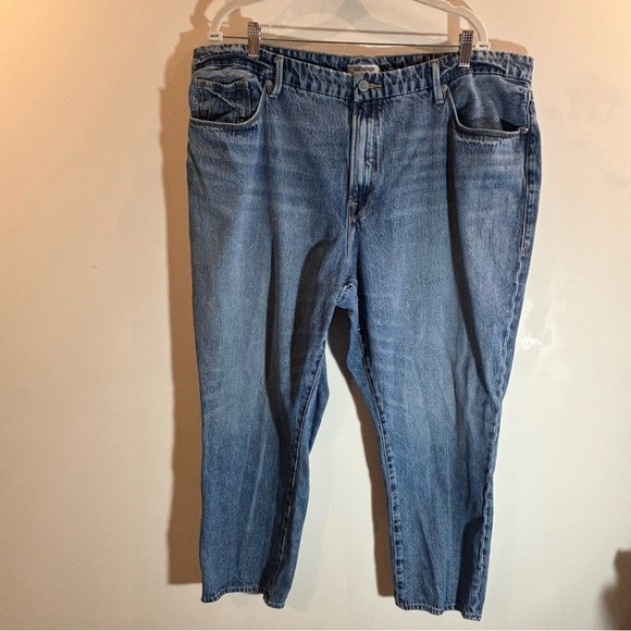 GOOD AMERICAN Sz 18 Good Vintage Mid Wash some Distressing Cropped Jeans - Picture 2 of 10
